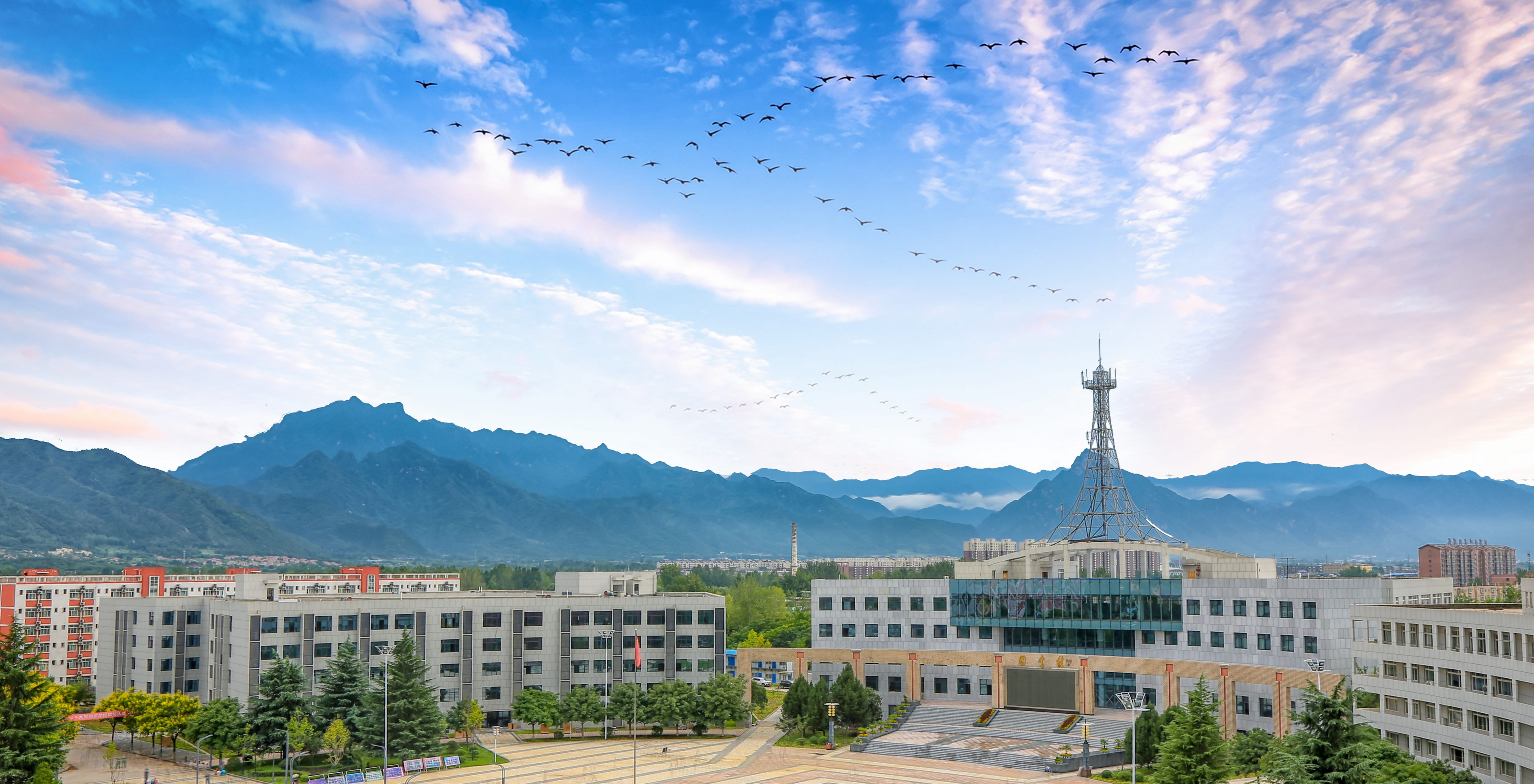 《中国教育报》:“明德文化”赋能 校训精神铸魂——西安明德理工学院坚持文化育人成效显著 《中国教育报》:“明德文化”赋能 校训精神铸魂——西安明德理工学院坚持文化育人成效显著